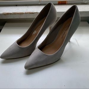 GRAY SUEDE HEEL